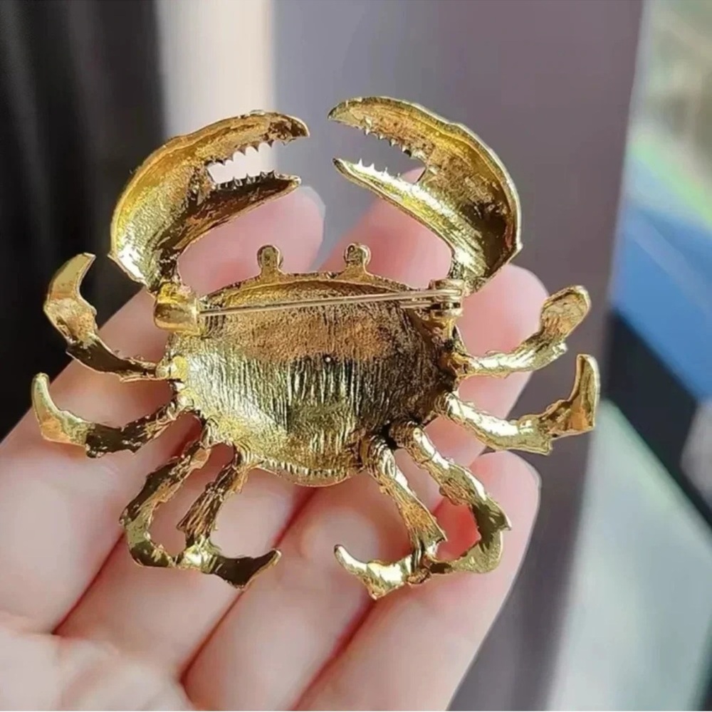 Blue Crab Crystal Brooch Pin 🦀✨ - Picture 9 of 11